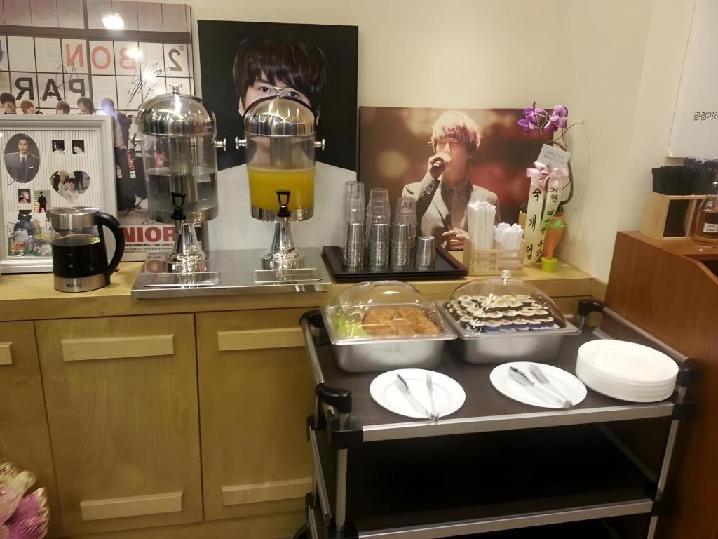 Hotel Myeongdong Mom House Seul Esterno foto