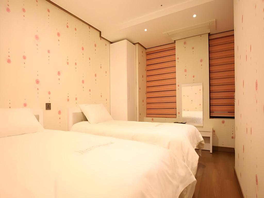 Hotel Myeongdong Mom House Seul Esterno foto