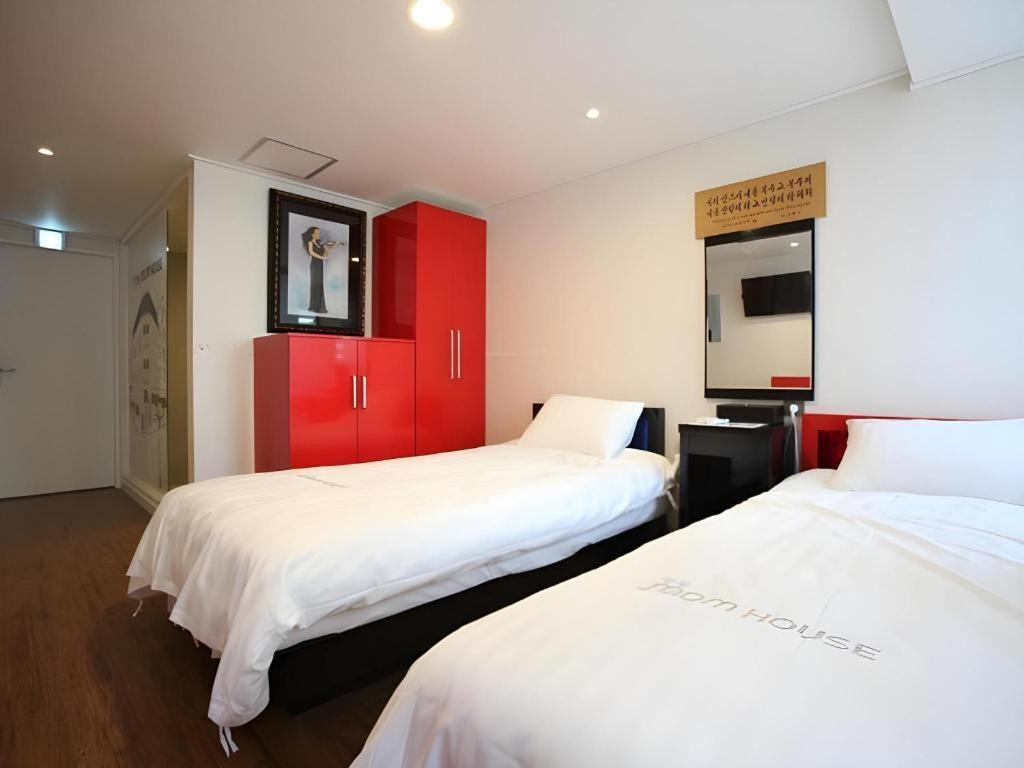 Hotel Myeongdong Mom House Seul Esterno foto