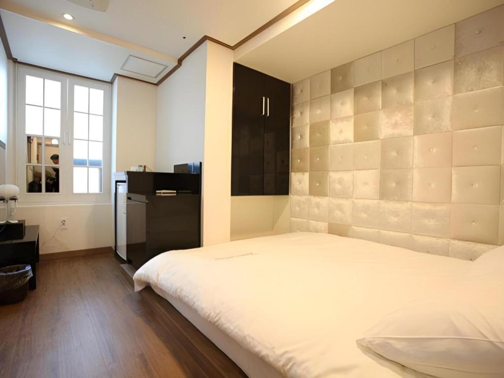 Hotel Myeongdong Mom House Seul Esterno foto