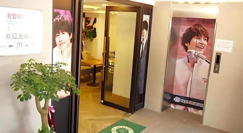Hotel Myeongdong Mom House Seul Esterno foto