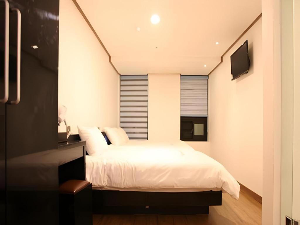 Hotel Myeongdong Mom House Seul Esterno foto