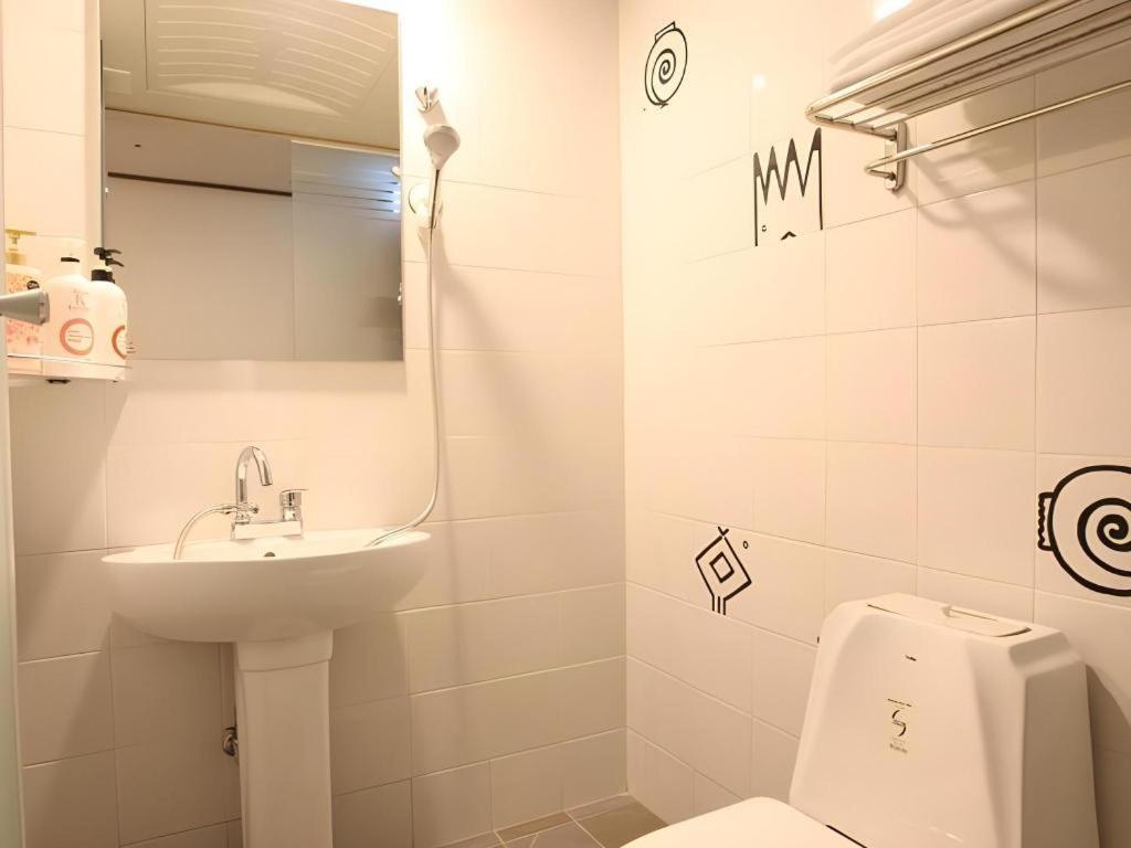 Hotel Myeongdong Mom House Seul Esterno foto