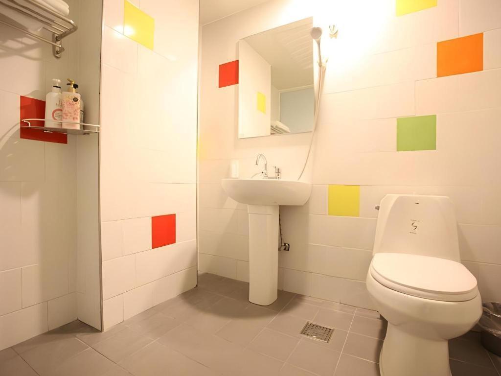 Hotel Myeongdong Mom House Seul Esterno foto